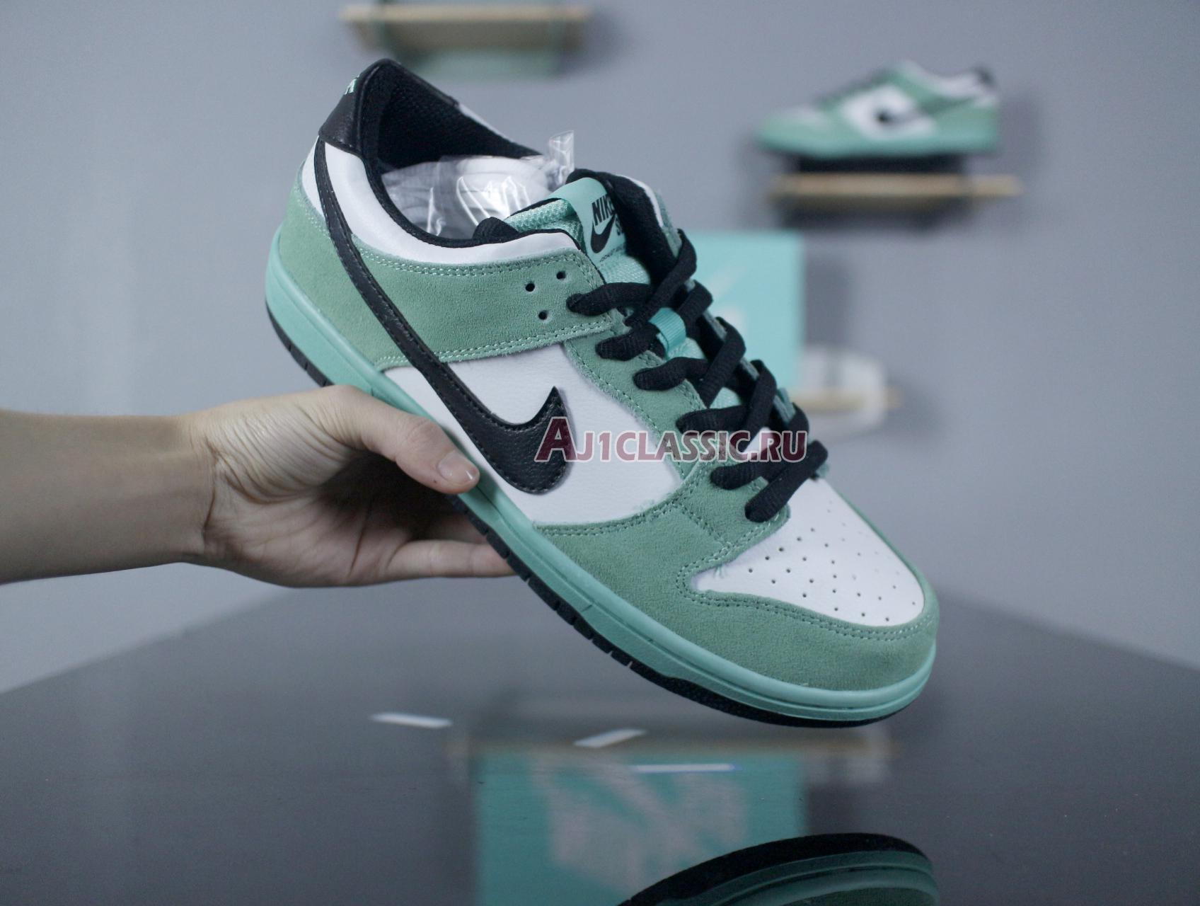 Nike SB Dunk Low "Sea Crystal" 819674-301