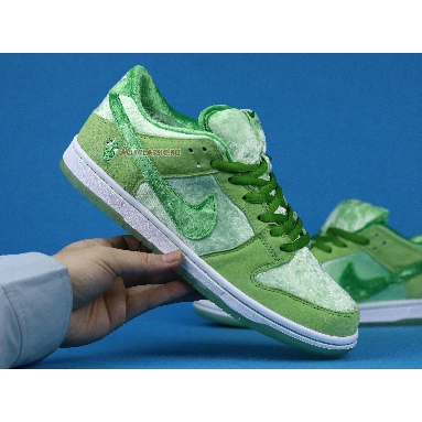 Nike StrangeLove x Dunk Low SB Green Beans Valentines Day CT2552-300 Green/White Mens Womens Shoes