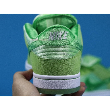 Nike StrangeLove x Dunk Low SB Green Beans Valentines Day CT2552-300 Green/White Mens Womens Shoes