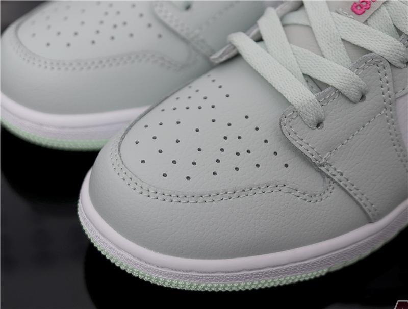 Air Jordan 1 Low "Barely Grey Spruce" 554723-051