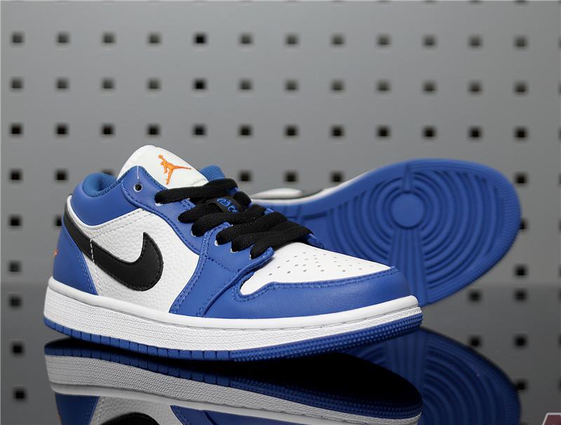 Air Jordan 1 Low "Hyper Royal" 553558-401