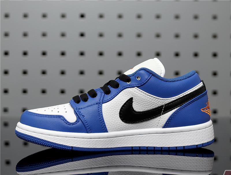 Air Jordan 1 Low "Hyper Royal" 553558-401