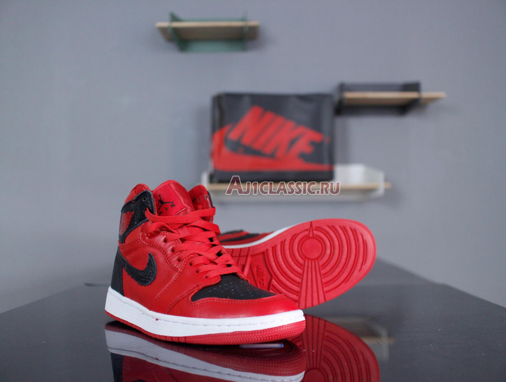 Air Jordan 1 Mid "Reverse Banned" 554724-601