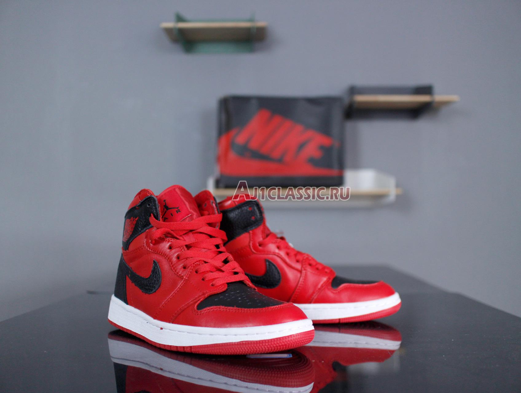 Air Jordan 1 Mid "Reverse Banned" 554724-601