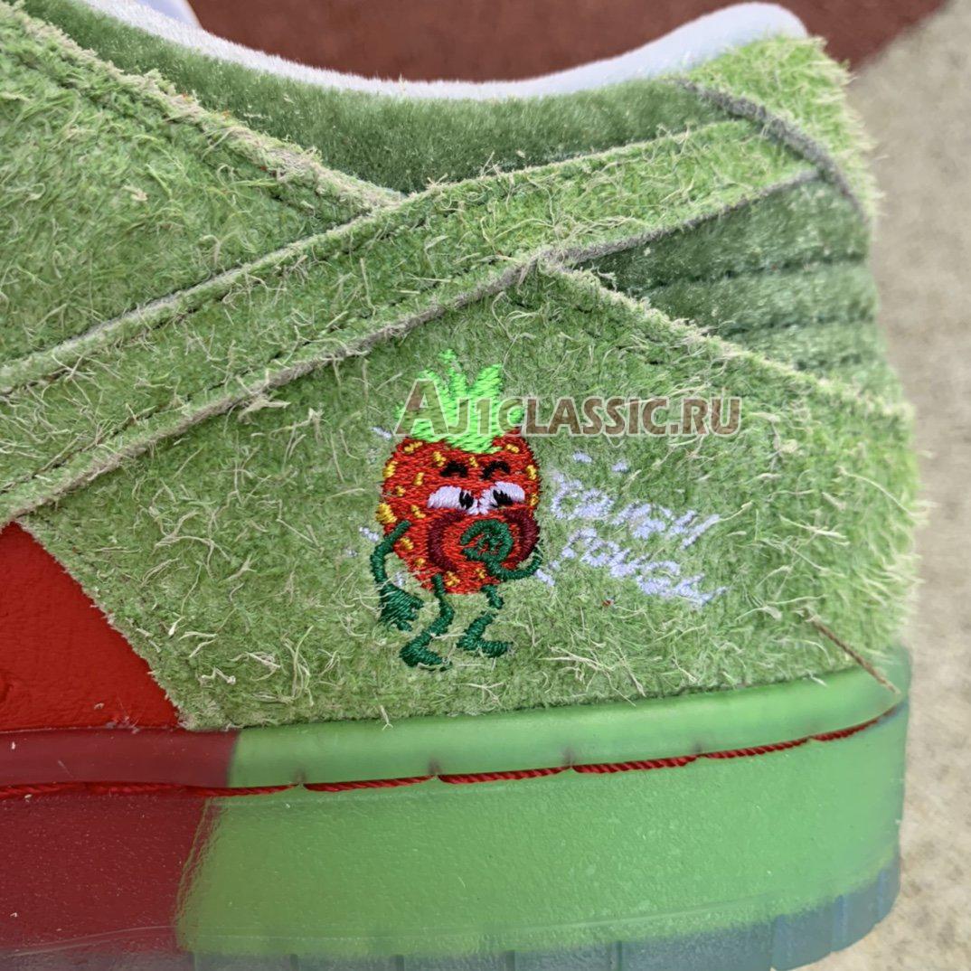 New Nike SB Dunk Low "Strawberry Cough" CW7093-601 Shoes