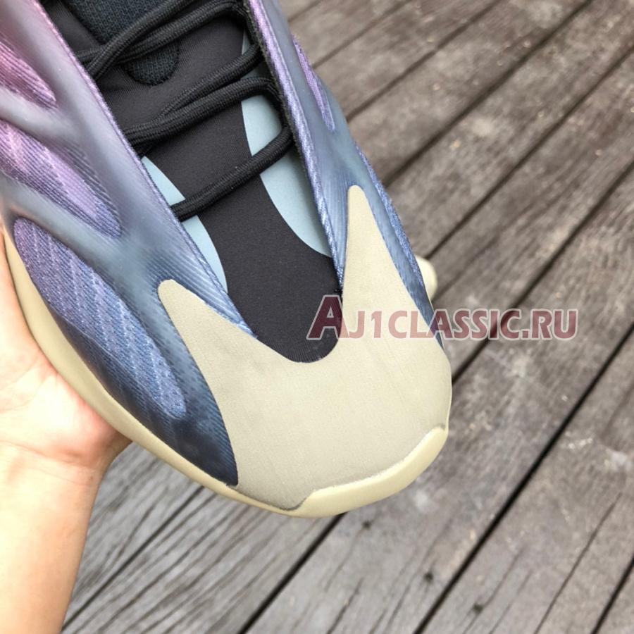 Adidas Yeezy 700 V3 "Fade Carbon" GW1814