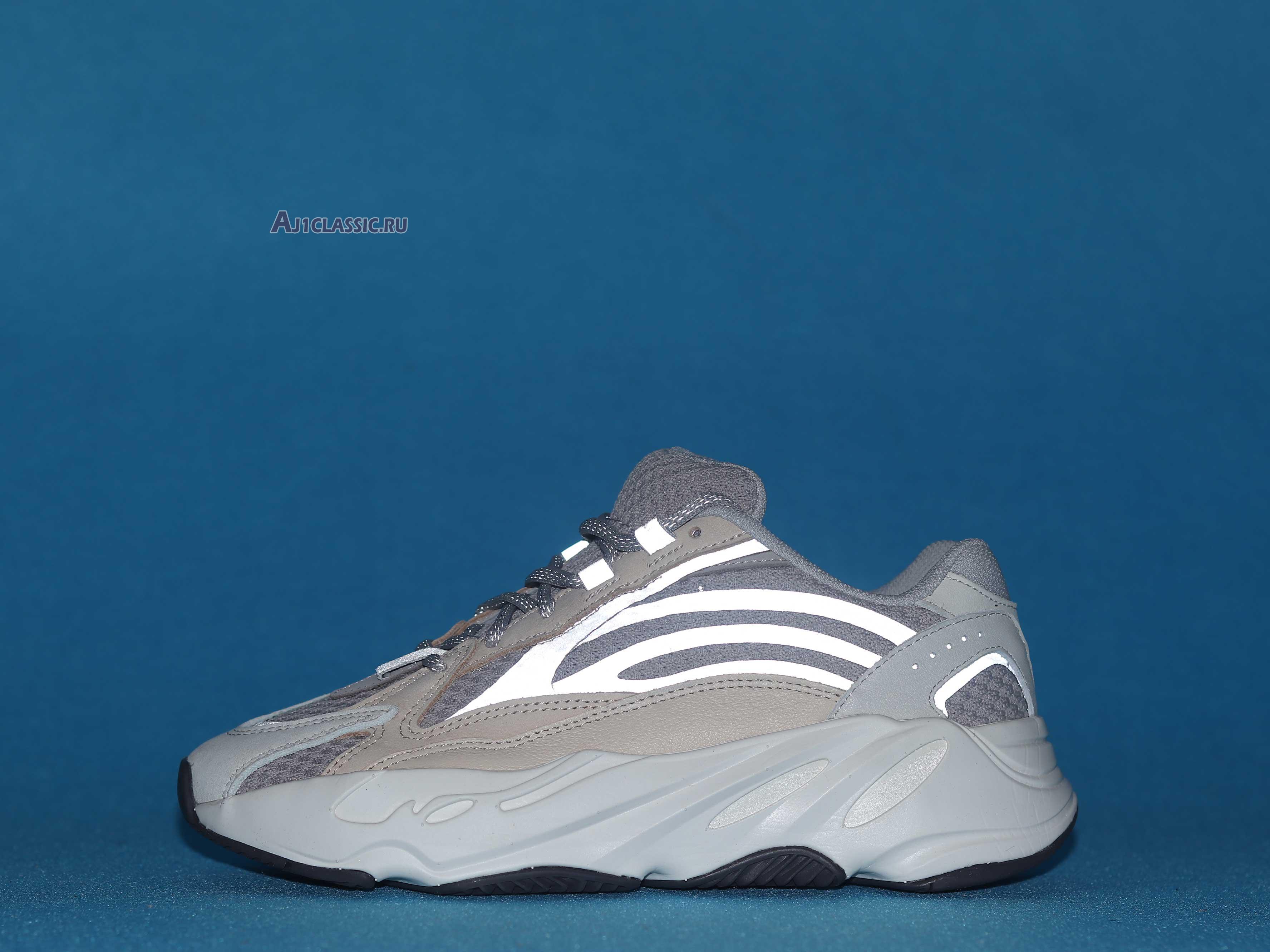 New Adidas Yeezy Boost 700 V2 "Cream" GY7924 Shoes