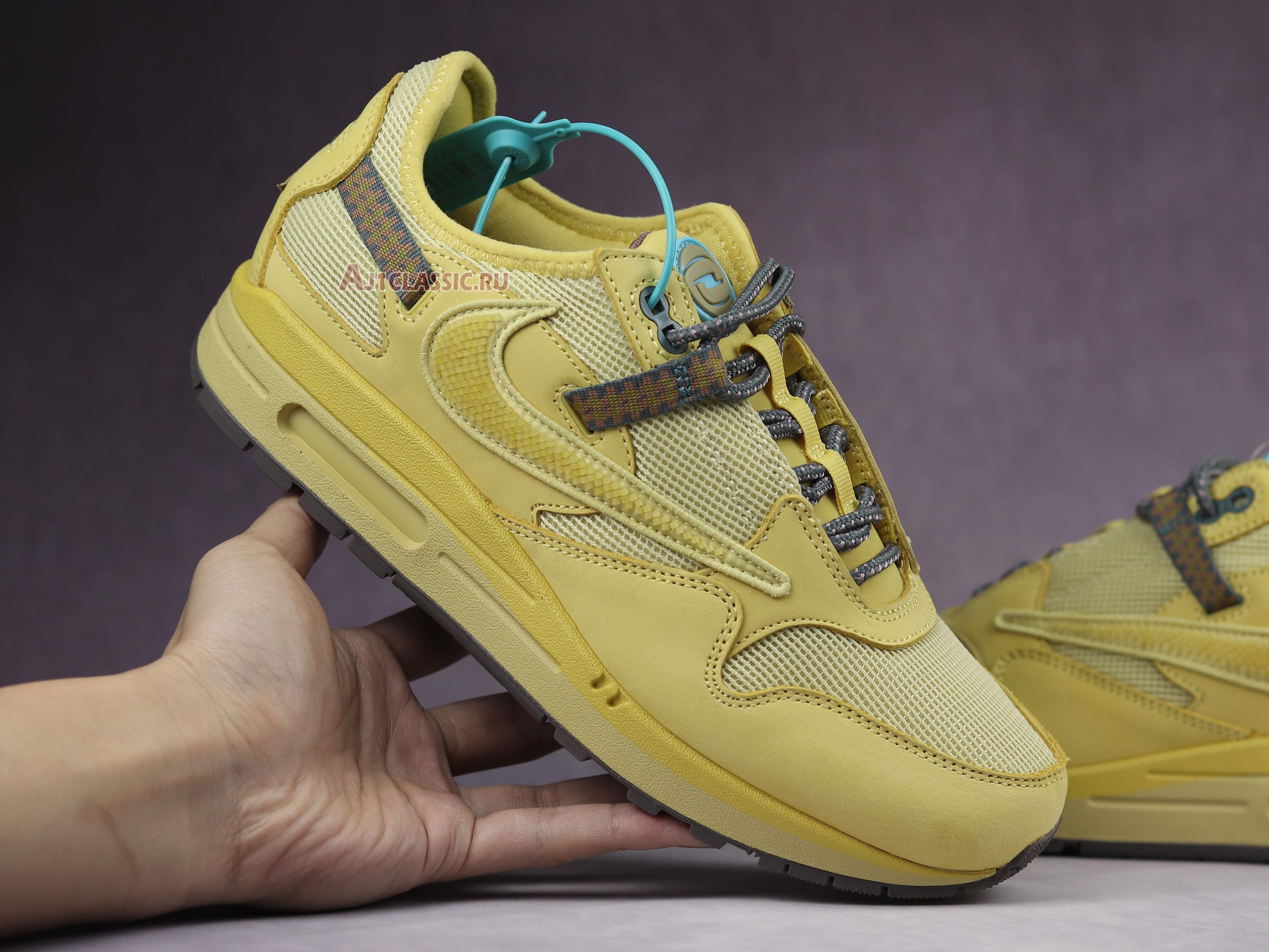 Travis Scott x Air Max 1 "Saturn Gold" D09392-700