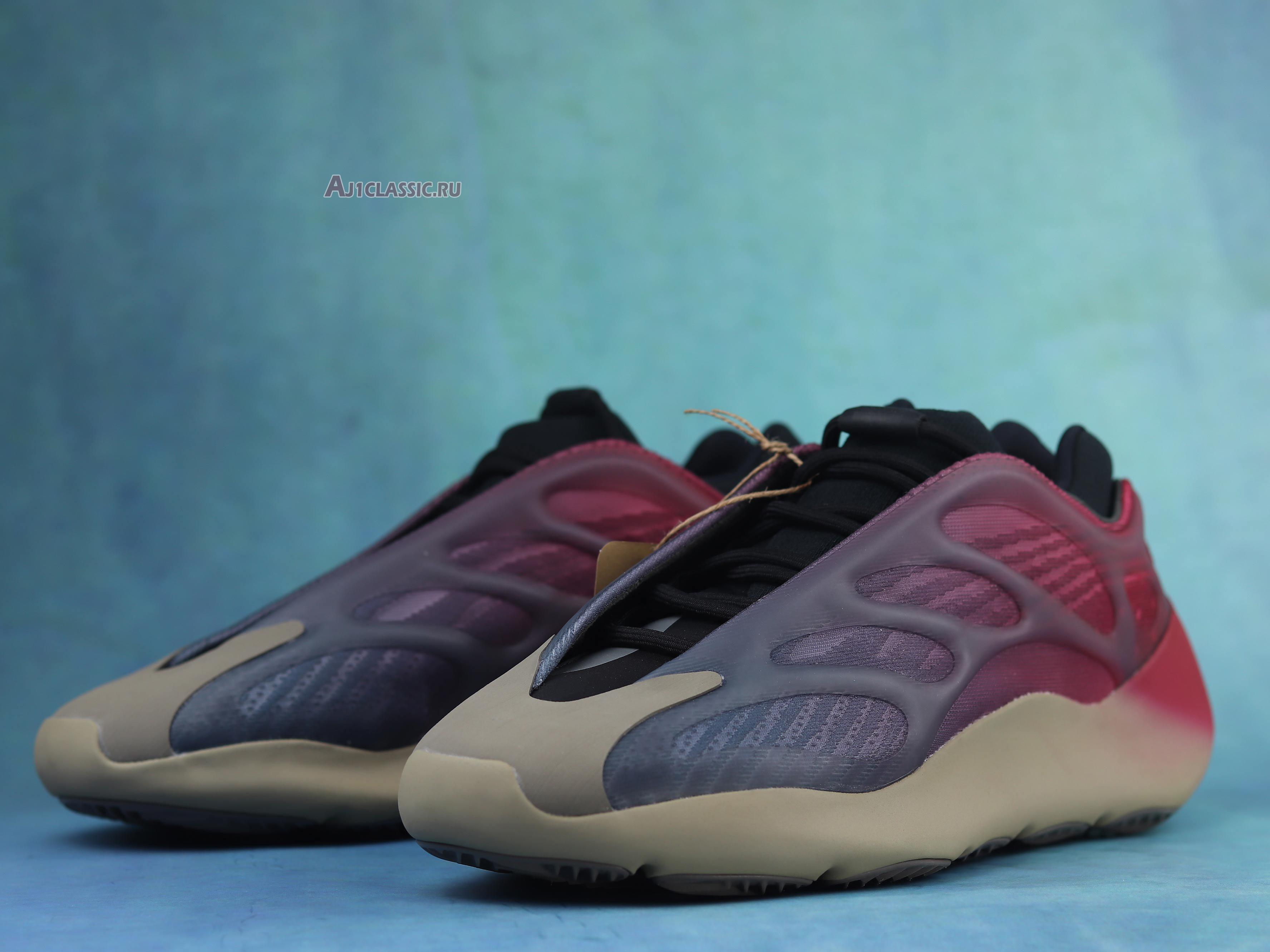 Adidas Yeezy 700 V3 "Fade Carbon" GW1814-02