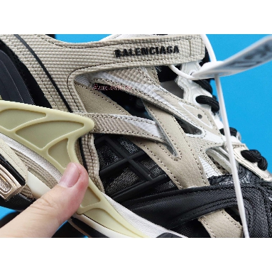 Balenciaga Track.2 Sneaker Beige Black 568614 W2GN3 8071 Beige/Black Sneakers