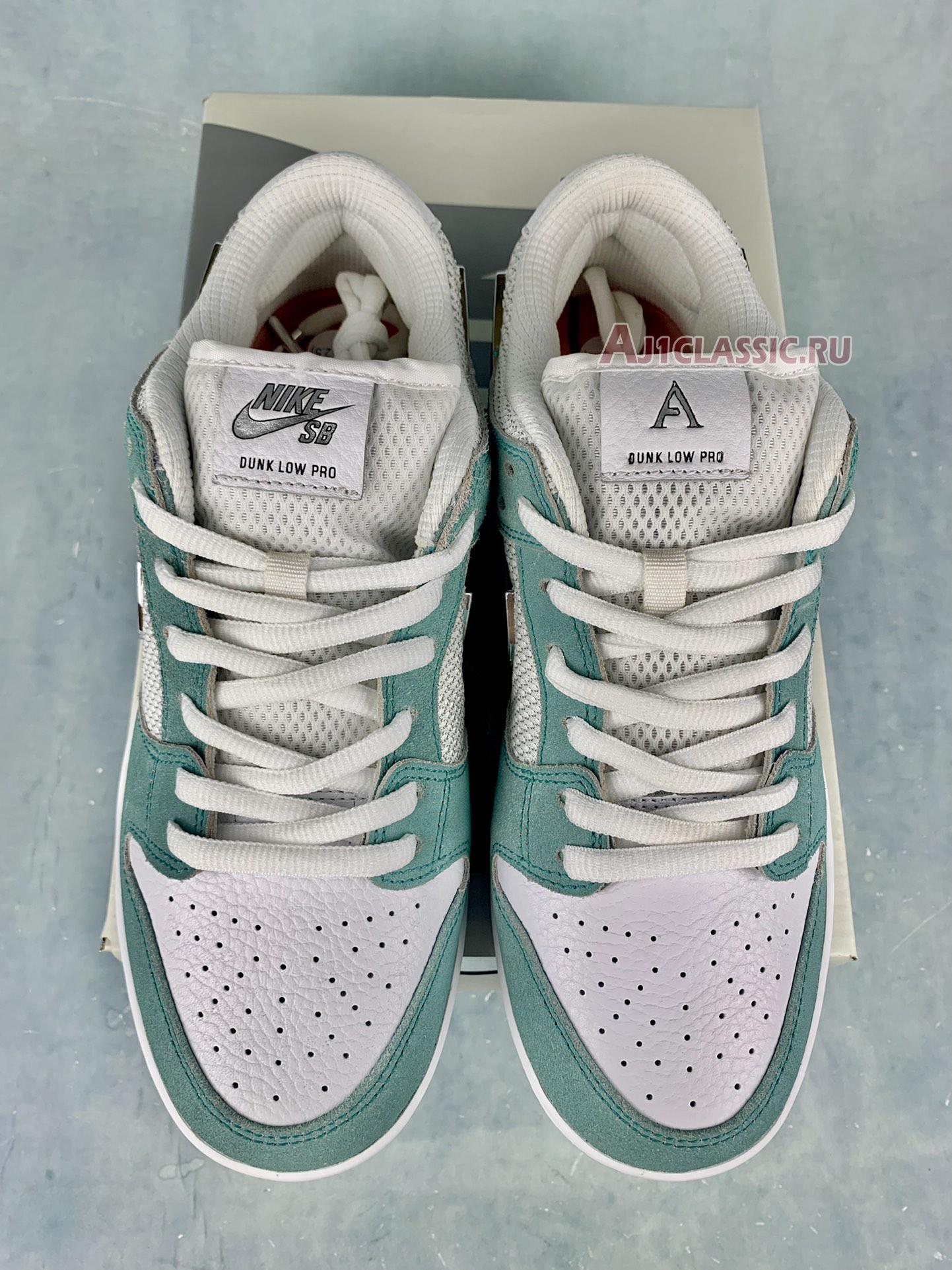 April Skateboards x Nike Dunk Low SB "Turbo Green" FD2562-400