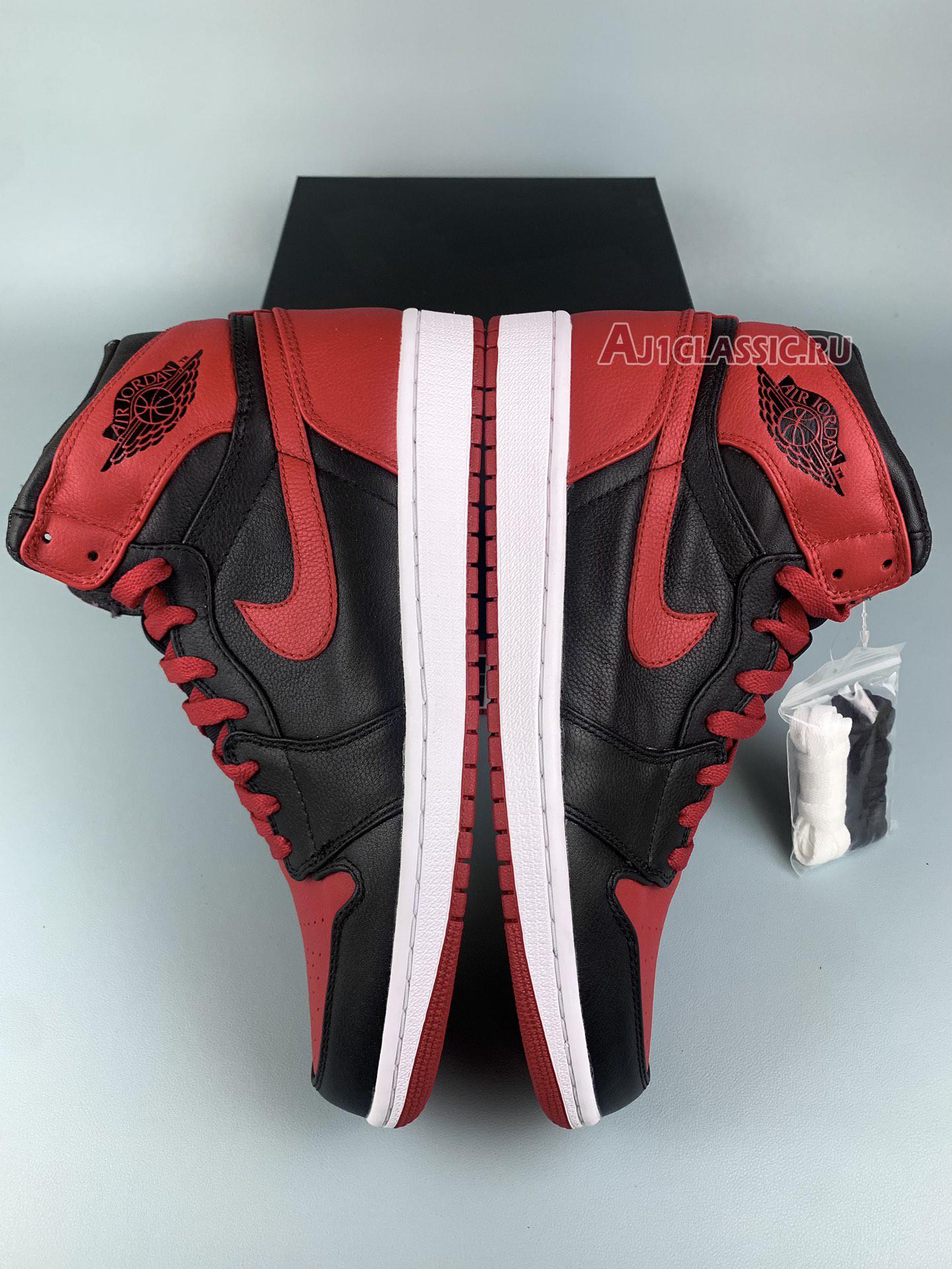 Air Jordan 1 Retro High "Banned" 2011 432001-001