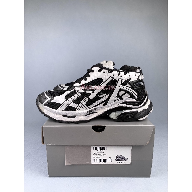 Balenciaga Runner Sneaker White Black 772774 W3RMU 9010 White/Black Sneakers